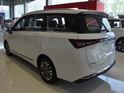 五菱佳辰 外觀圖片