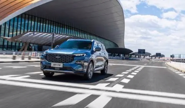 福特領睿真實口碑怎么樣 福特領睿性能好/動力強/行駛穩定