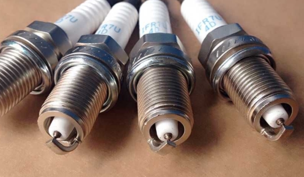 火花塞怎么判斷要換多久換一次? 啟動困難(3年/5萬公里更換)