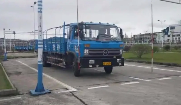 b1和b2駕照的區別 準駕車型和考試要求不同（可以駕駛不同車型）