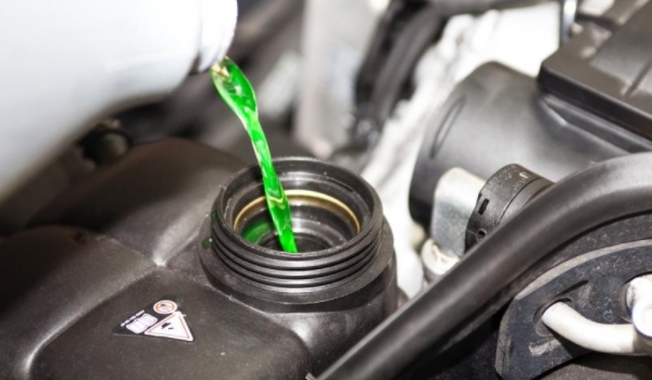 冷卻液和防凍液一樣嗎 是一樣的(冷卻液全稱防凍冷卻液)