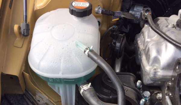 冷卻液和防凍液一樣嗎 是一樣的(冷卻液全稱防凍冷卻液)