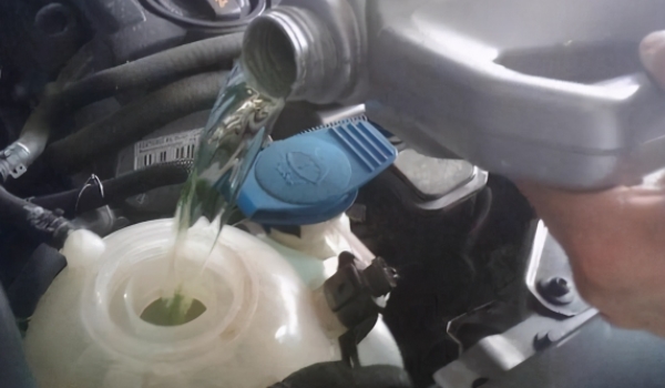 防凍液有幾種顏色什么顏色的好 多種顏色(質量不看顏色看沸點和冰點)