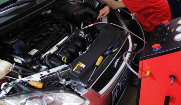 新車保養需要多長時間 5000公里/6個月的時間保養一次