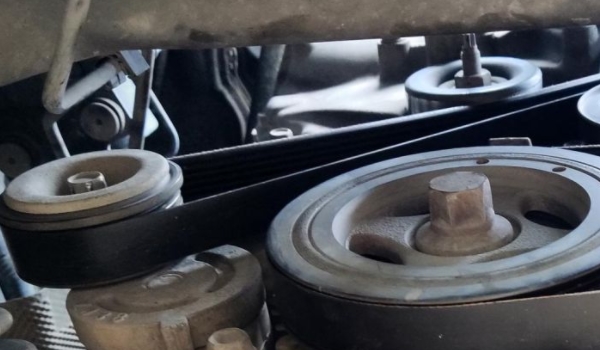 發動機皮帶換一套多少錢 更換的價格是500-1000元(出現異響及時檢查)