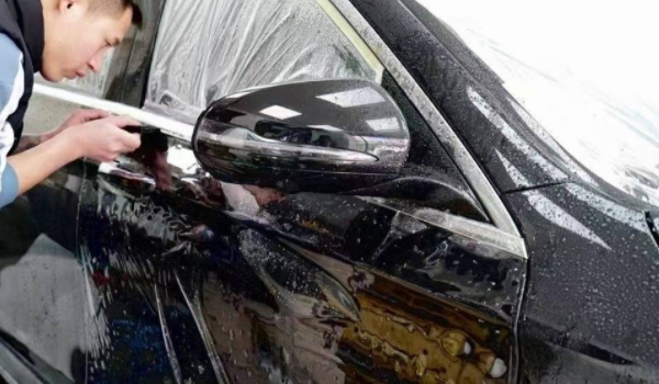 汽車貼膜多少錢 1000元到4000元之間(具體看貼膜品牌)