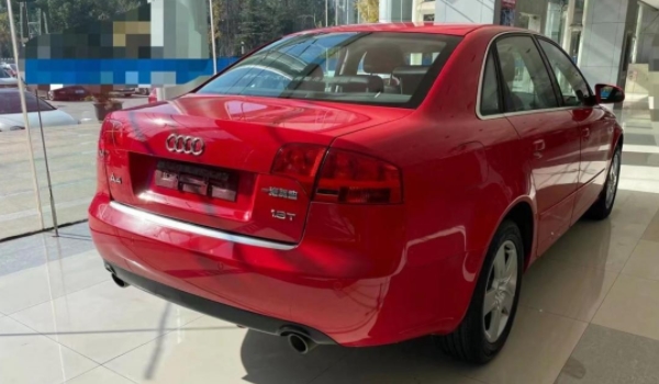 奧迪a4價格多少 已停產(二手車裸車售價1.68萬元到4.98萬元)