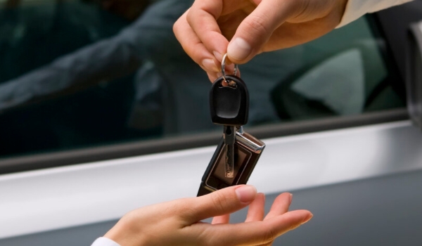 車子過戶要多少錢 過戶費用是200元起(車輛性質不同過戶費用不同)