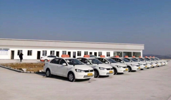 駕校學車多少錢 價格3000-10000元之間(駕駛類型不同費用不同)