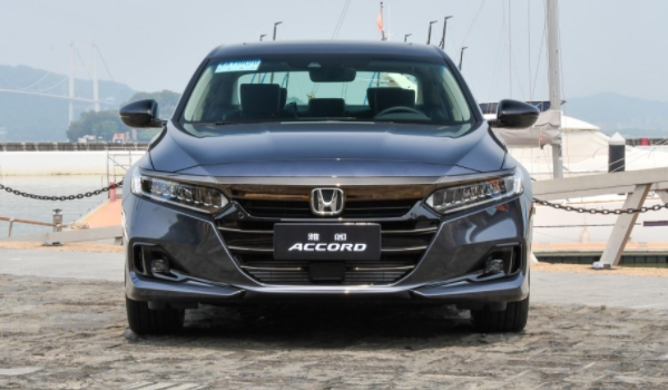 思鉑睿和雅閣哪個好 雅閣好一些（配置豐富、動力充足、保值率高）