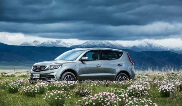 吉利遠景怎么樣 配置豐富、油耗低、好操控(百公里6L)