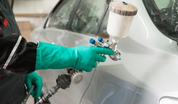 整車噴漆多少錢 需要5000元到15000元(不同品牌車輛噴漆價格不同)