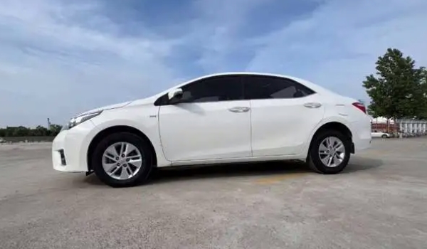 豐田卡羅拉怎么樣 油耗低、性價比好(1.2T、1.5L、1.8L三款選擇)