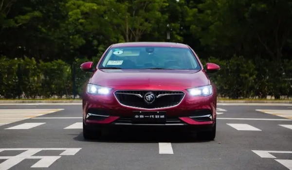 別克君威怎么樣 車身軸距長、內(nèi)部空間寬敞(動(dòng)力強(qiáng)勁)