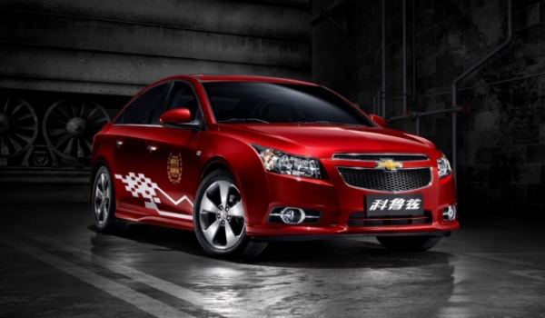 雪佛蘭科魯茲怎么樣 駕駛性能好、車輛配置豐富(目前已停產(chǎn))