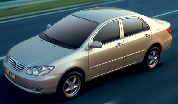 比亞迪f3怎么樣 車輛油耗很不錯、車身內部空間寬敞(百公里油耗5.9升)