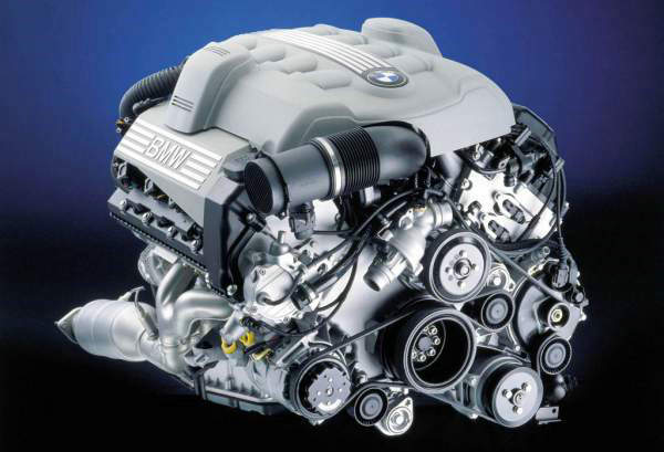 第一臺汽車發動機是誰發明的