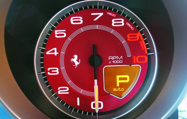 發動機加到1500轉忽上忽下