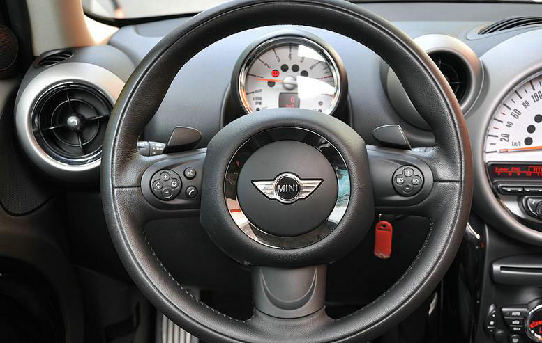 方向盤不正微偏怎么調整