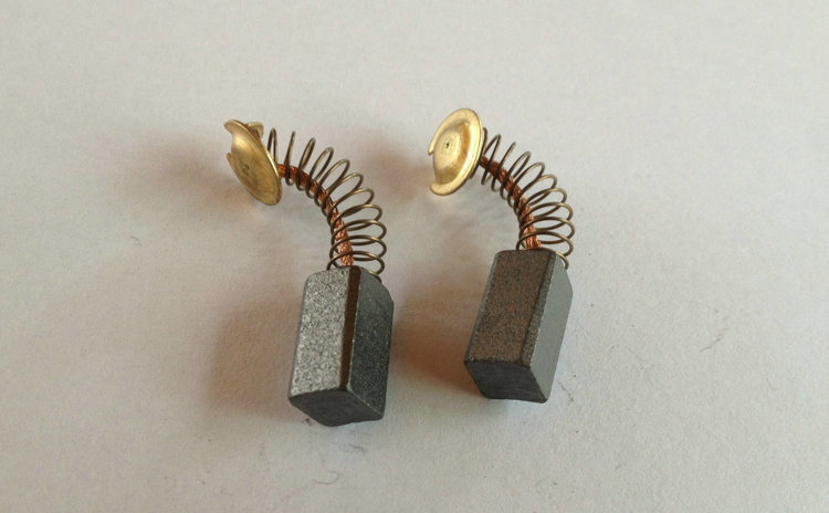 碳刷在電機里起什么作用