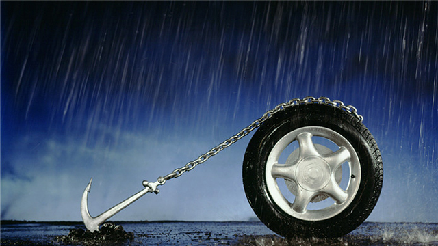 汽車爆胎了還能開多遠