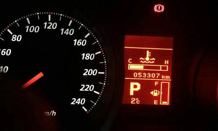 汽車發動機溫度過高怎么辦