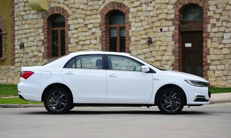 比亞迪電動汽車續航最長多少公里