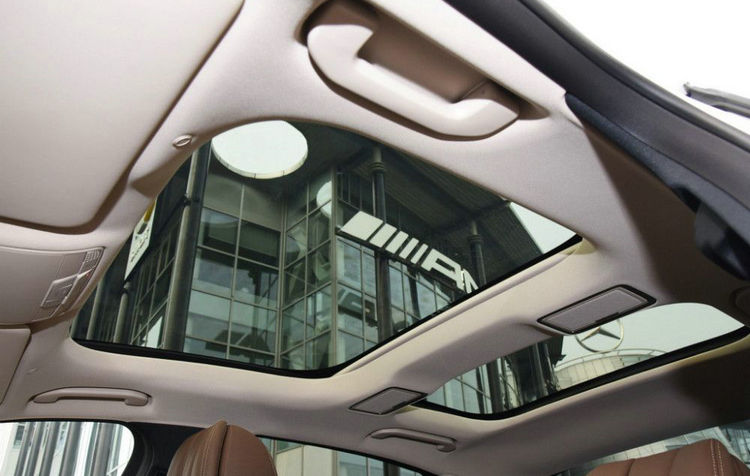 奔馳E級天窗開關在哪里