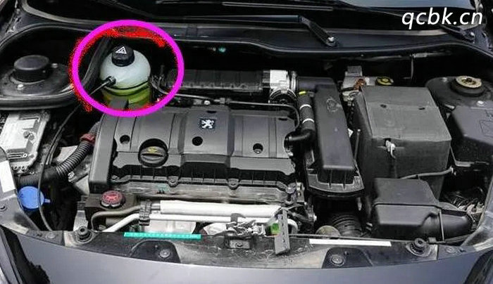 發動機水箱漏水是什么原因