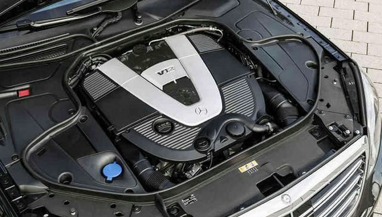 奔馳v12發動機號在什么位置