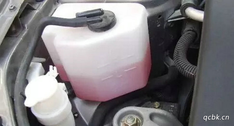 發動機水箱的作用是什么