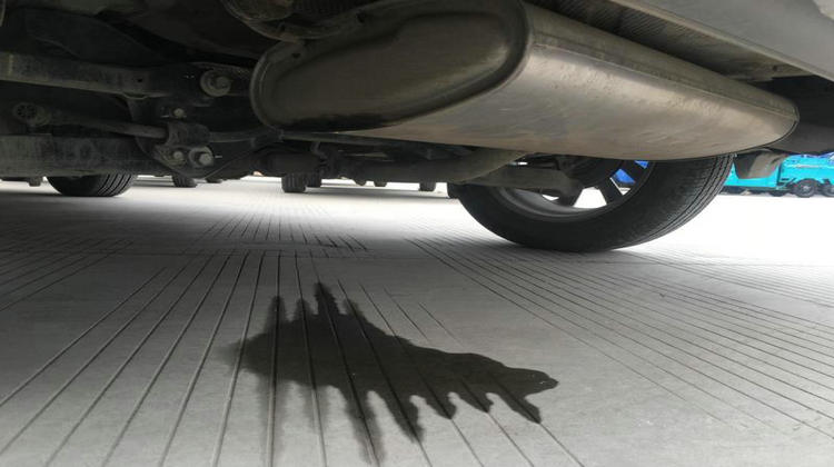 開暖風車底下有滴水咋回事