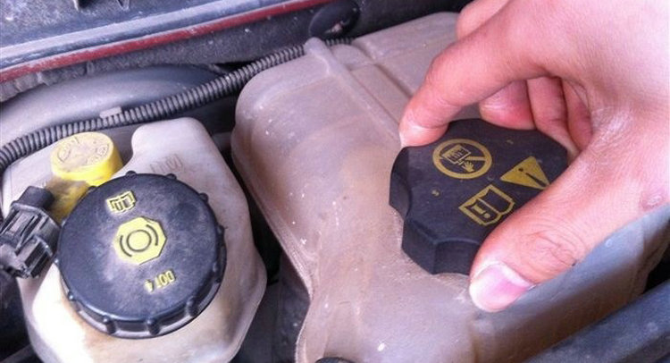 汽車加防凍液的地方是什么標志