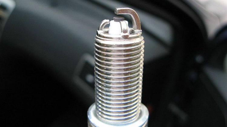 火花塞會導致發動機抖動嗎