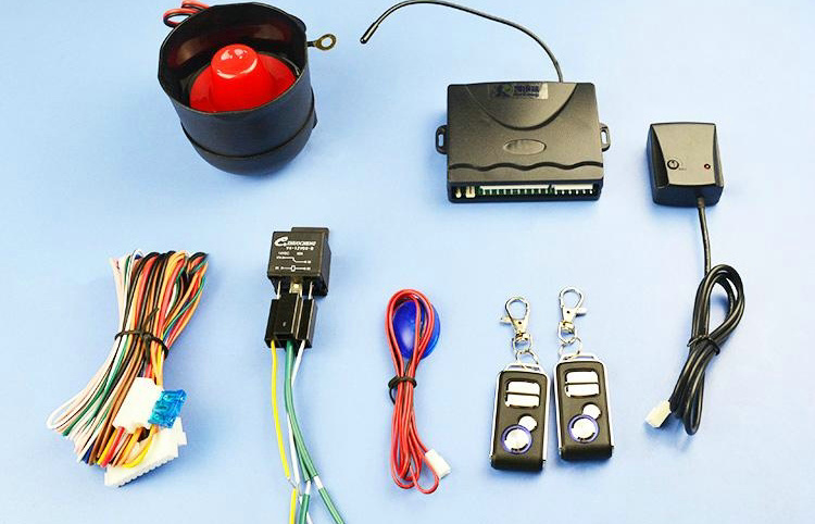 汽車停著突然發(fā)出警報聲