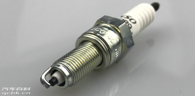 火花塞壞了一個要四個都換嗎