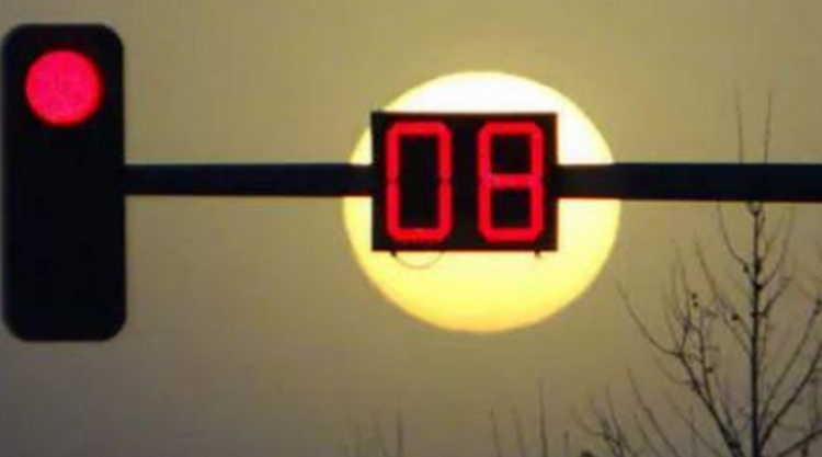 2023年闖紅燈新交規