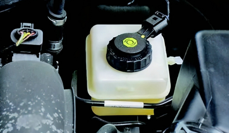 剎車油每?jī)赡険Q一次可以嗎