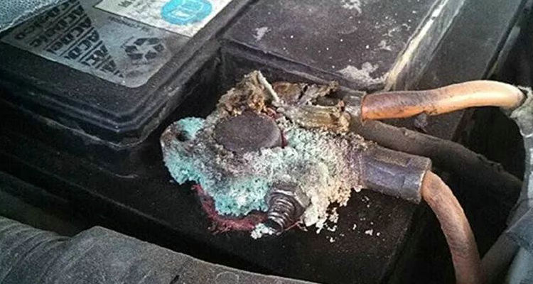 汽車電瓶白色粉末是正常現象嗎