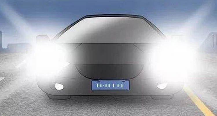 開(kāi)遠(yuǎn)光燈被監(jiān)控拍到會(huì)扣分嗎