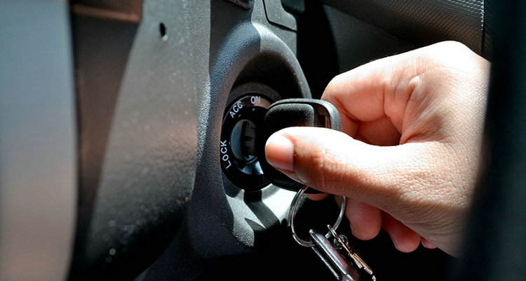 汽車鑰匙進去轉不動怎么回事