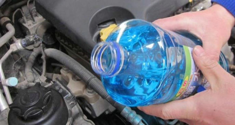 玻璃水加不進去是什么原因