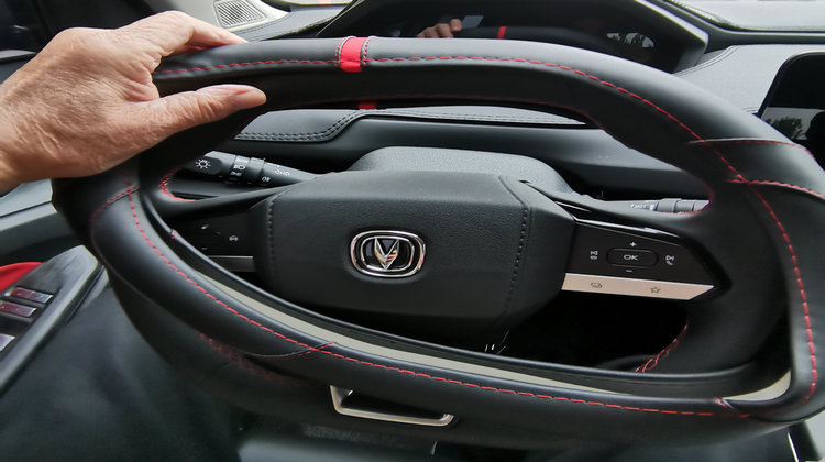 D型方向盤的優缺點是什么