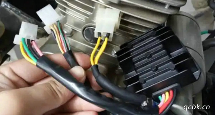 摩托車點火器的工作原理及作用