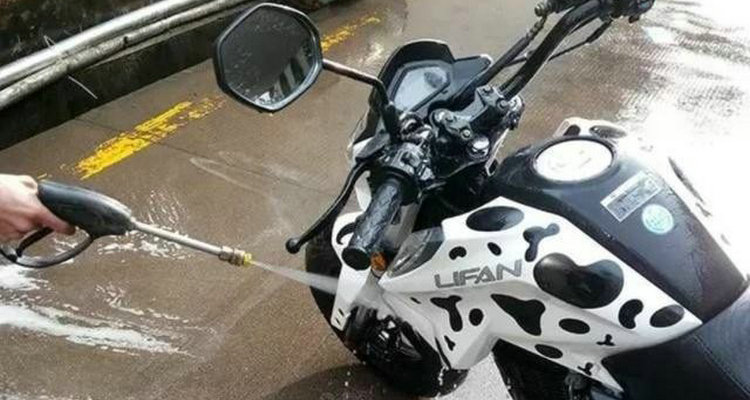 摩托車應該怎么洗車