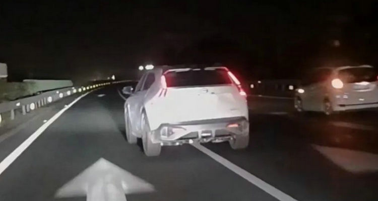 高速上實線變道扣多少分