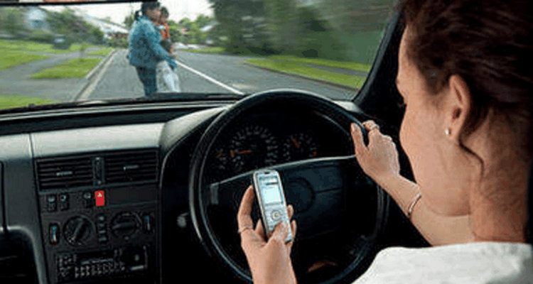 駕駛機動車接打電話扣分嗎