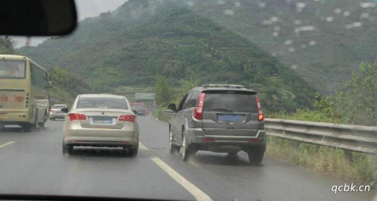 高速公路占用應急車道怎樣處罰