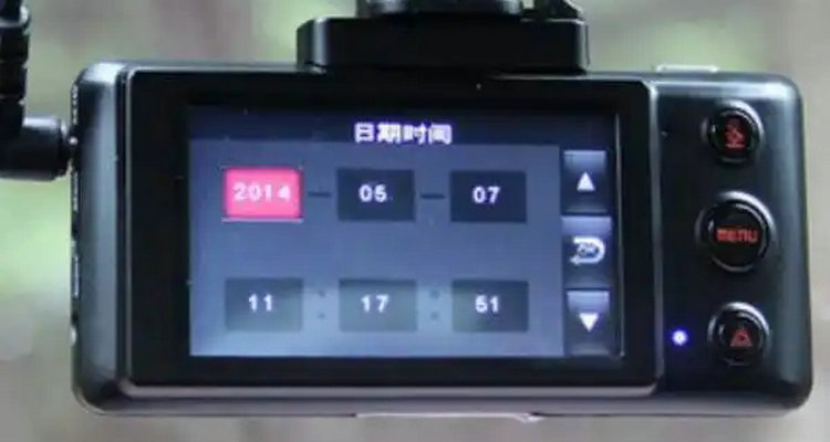 行車記錄儀時間不對怎么調