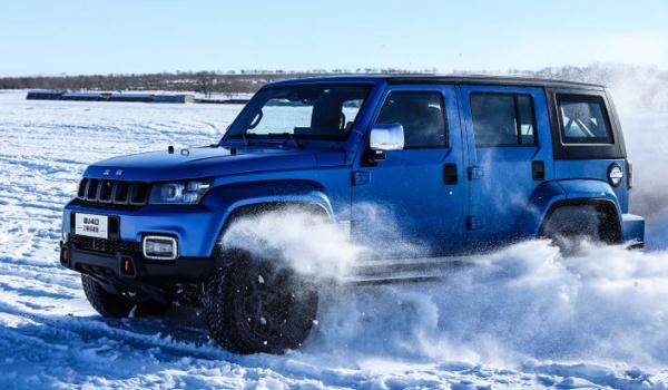 北京BJ40刀鋒英雄版上市,自駕游就選它(價格實惠)